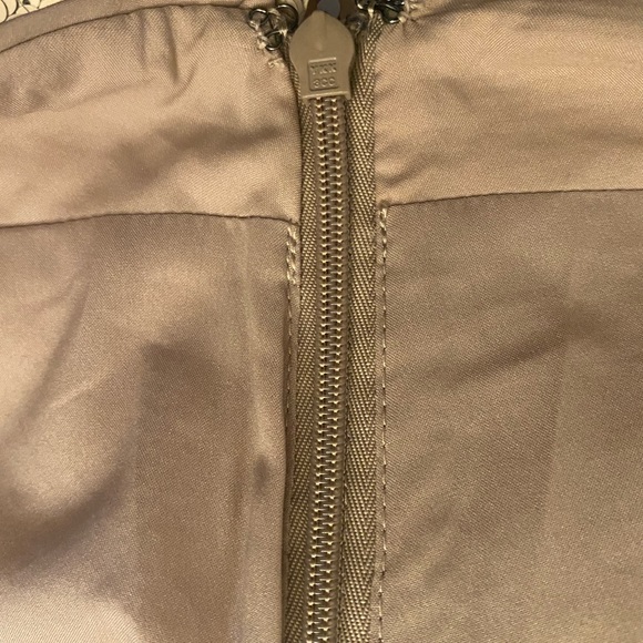 Banana Republic like new beautiful sequin mini skirt - Picture 3 of 6